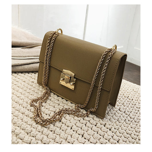 Bolso Mensajero con Cadena - Image 25