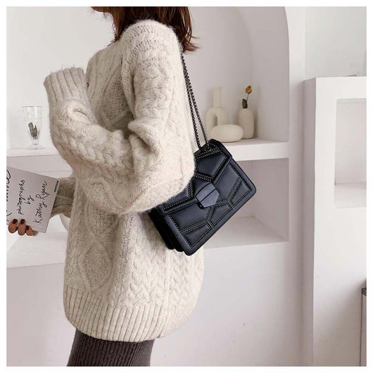 Bolso de Hombro Cuadrado Pequeño con Tachuelas - Image 19