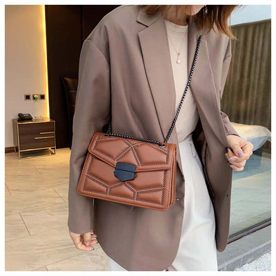 Bolso de Hombro Cuadrado Pequeño con Tachuelas - Image 23