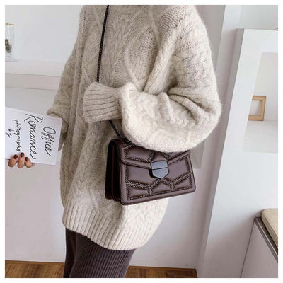 Bolso de Hombro Cuadrado Pequeño con Tachuelas - Image 24