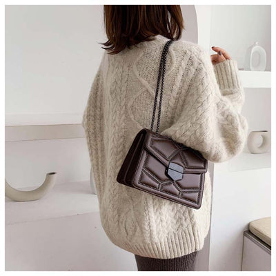 Bolso de Hombro Cuadrado Pequeño con Tachuelas - Image 25