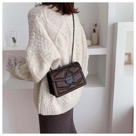 Bolso de Hombro Cuadrado Pequeño con Tachuelas - Image 26