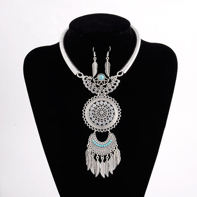Aretes de Cristal Vintage con Colgante de Hoja - Image 8
