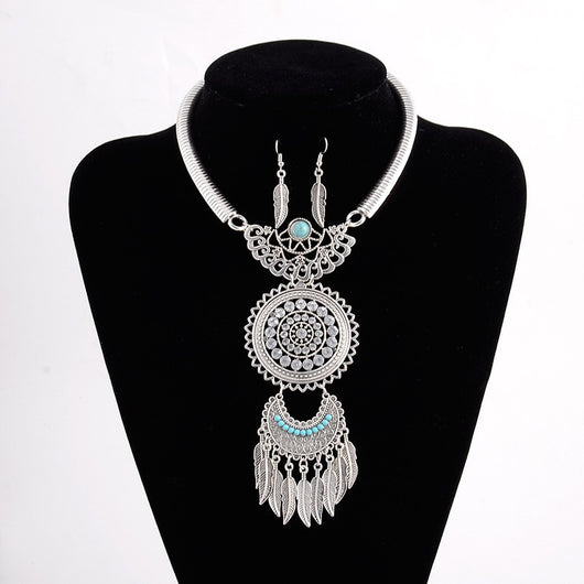 Aretes de Cristal Vintage con Colgante de Hoja - Image 8