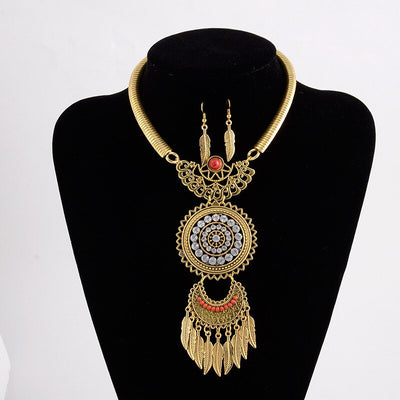 Aretes de Cristal Vintage con Colgante de Hoja - Image 9