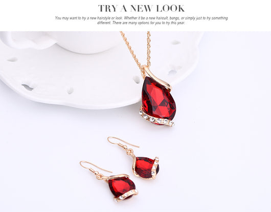Conjunto de Collar y Aretes Gota de Agua - Image 12