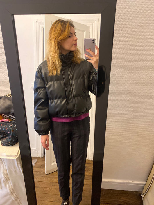 Parka Corta Gruesa para Mujer - Elegante Abrigo de Invierno en Negro PU - Image 14