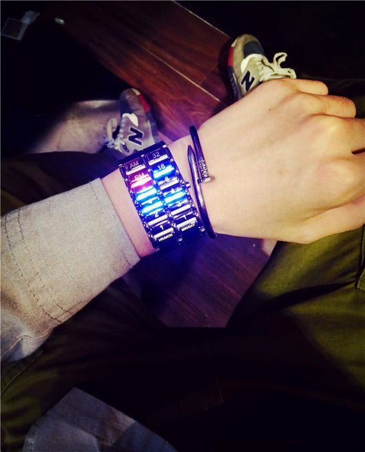 Reloj Digital LED Unisex - Pulsera Electrónica de Pareja Moderna - Image 12