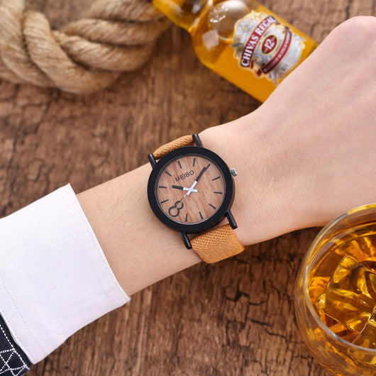 Reloj de Pulsera Cuarzo con Correa de Cuero y Textura de Madera - Image 4