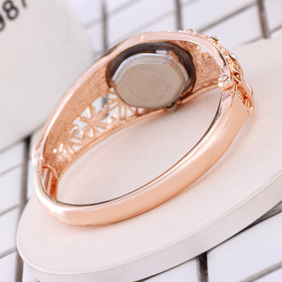 Reloj pulsera para mujer en oro rosado con diseño floral - Image 12