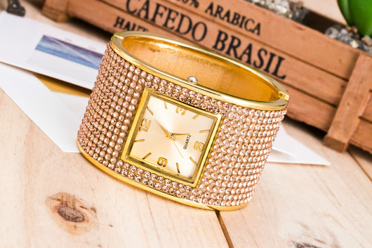 Reloj de Moda con Diamantes - Image 26