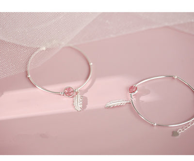 Pulsera Colgante de Pluma y Fresa - Image 13