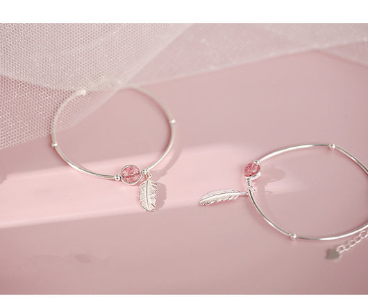 Pulsera Colgante de Pluma y Fresa - Image 13