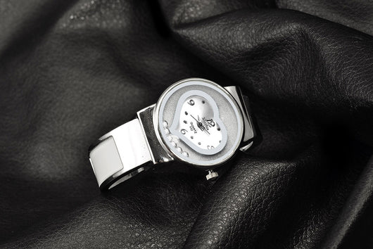Reloj de pulsera para mujer con diseño de corazón y movimiento de cuarzo - Image 12