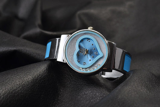 Reloj de pulsera para mujer con diseño de corazón y movimiento de cuarzo - Image 15