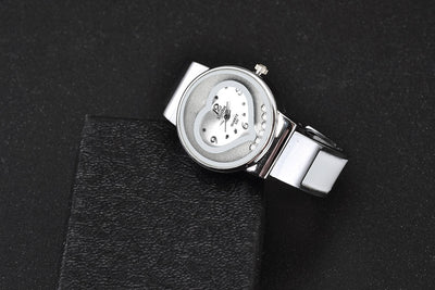 Reloj de pulsera para mujer con diseño de corazón y movimiento de cuarzo - Image 17