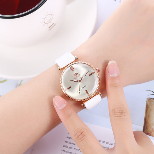 Reloj de mujer con diamantes y correa elegante - Image 4