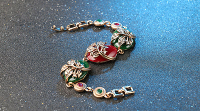 Pulsera Dorada Antigua de Resina Ruby con Oro Puro - Image 9