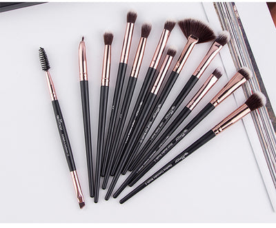 Set de 12 Brochas de Maquillaje Profesional - Sombras, Iluminador y Cejas - Image 9