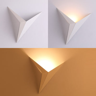 Lámpara de Pared Triangular para Dormitorio y Estudio - Image 9