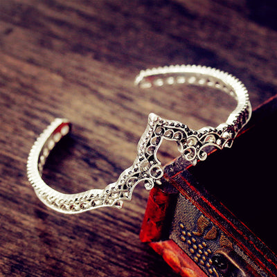 Pulsera de Encaje Calado con Patrón Vintage - Image 9