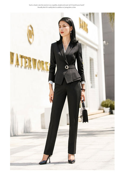 Traje Ejecutivo para Mujer con Volantes Elegantes - Image 7