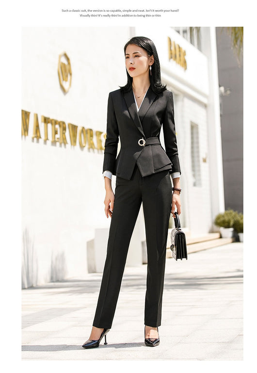 Traje Ejecutivo para Mujer con Volantes Elegantes - Image 7
