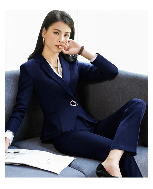 Traje Ejecutivo para Mujer con Volantes Elegantes - Image 10