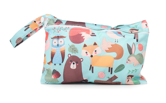 Bolsa Organizadora de Pañales con Estampado Infantil y Cierre Único - Image 2