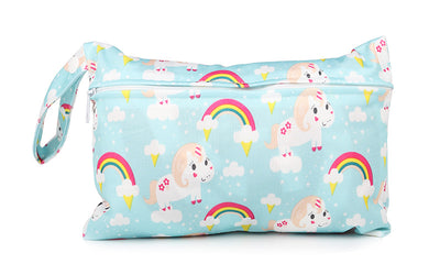 Bolsa Organizadora de Pañales con Estampado Infantil y Cierre Único - Image 4