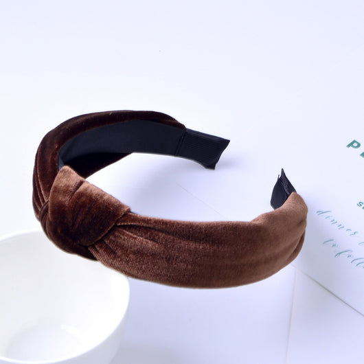 Diadema de Terciopelo Dorado con Borde Ancho Anudado - Image 11