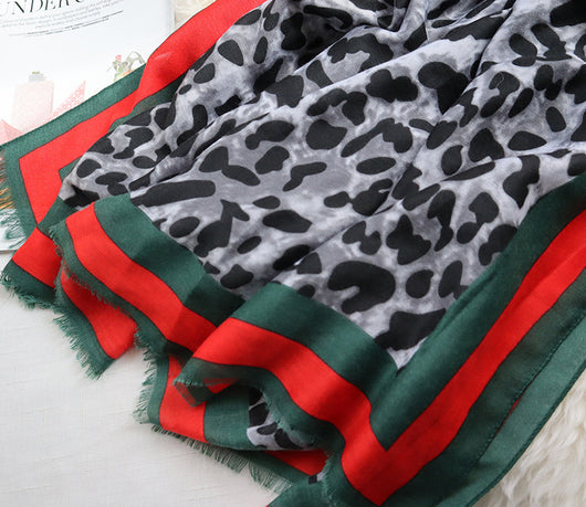 Bufanda Leopardo Cálida - Image 8