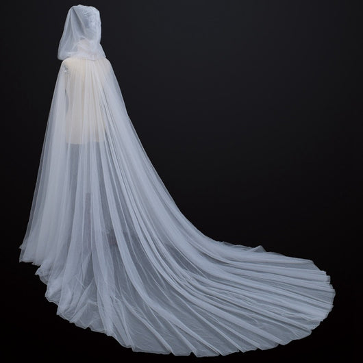 Chal Nupcial con Capucha para Novia - Image 9