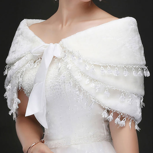 Chal Nupcial Blanco Cálido con Flecos - Image 9