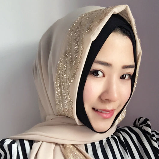 Hijab Chiffon Largo con Detalles Dorados - Image 19