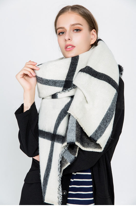 Bufanda Reversible Doble Cara en Falso Cashmere Blanco y Negro - Image 9