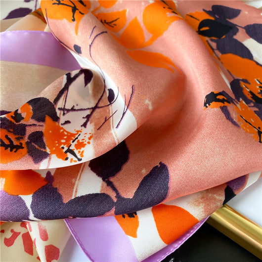 Pañuelo de Seda 70x70cm con Estampado de Hojas - Image 8