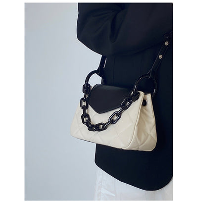Bolso Cuadrado Pequeño con Cadena de Una Sola Asa - Image 15