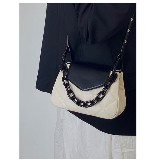Bolso Cuadrado Pequeño con Cadena de Una Sola Asa - Image 16