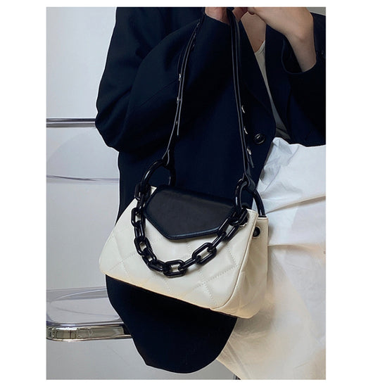Bolso Cuadrado Pequeño con Cadena de Una Sola Asa - Image 17