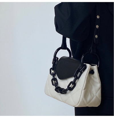 Bolso Cuadrado Pequeño con Cadena de Una Sola Asa - Image 18