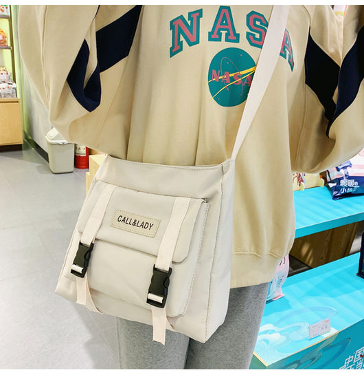 Bolsa Mensajera Impermeable de Lona y Nylon para Mujer - Image 17