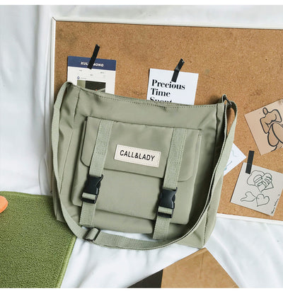 Bolsa Mensajera Impermeable de Lona y Nylon para Mujer - Image 25