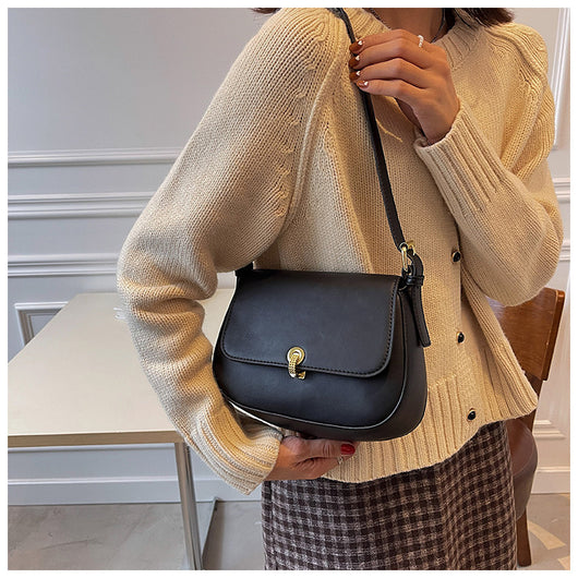 Bolso Saddle Retro con Textura - Elegancia Clásica para Mujer - Image 18