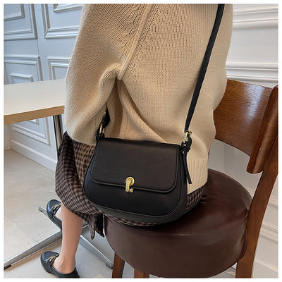 Bolso Saddle Retro con Textura - Elegancia Clásica para Mujer - Image 19
