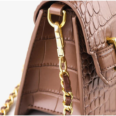 Bolso Bandolera de Cuero Genuino con Cadena - Diseño Minimalista - Image 12