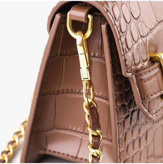 Bolso Bandolera de Cuero Genuino con Cadena - Diseño Minimalista - Image 12