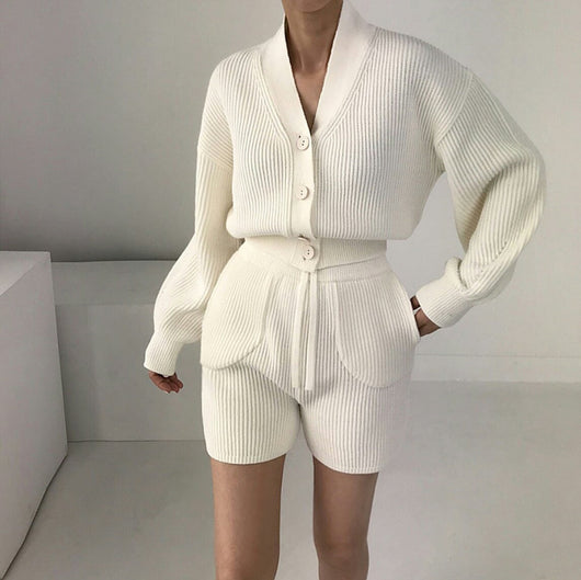 Conjunto Casual Cardigan Escote V con Short Cintura Alta - Image 16