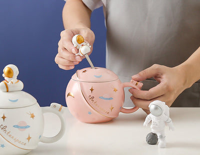 Taza Cerámica Astronauta con Diseño Planetario - Image 9