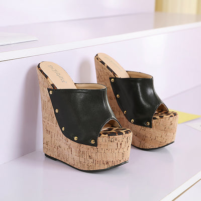 Sandalias de Tacón Alto con Detalles Transparentes y Remaches - Image 14